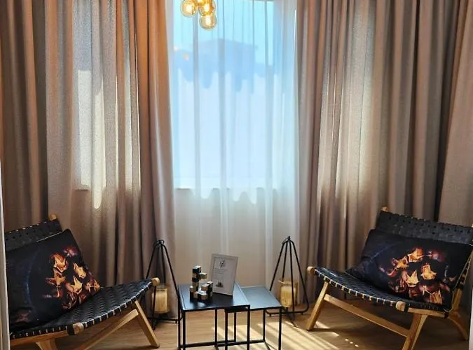 Parkside - Air Albania View * ティラナ