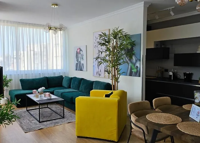 Parkside - Air Albania View * ティラナ