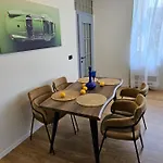 Appartamento Parkside - Air Albania View Tirana